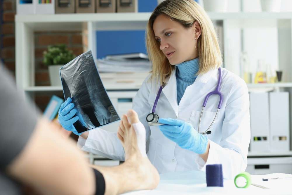 Présentation d'un pied après opération hallux valgus