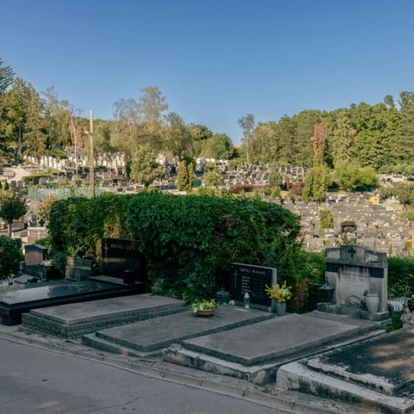 Frais d&rsquo;obsèques : Prix, aides et remboursements